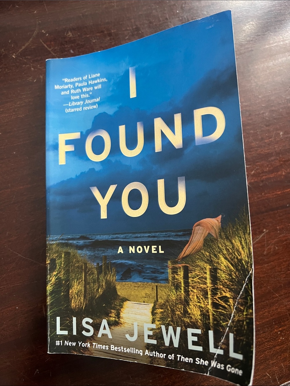 I Found You by Lisa Jewell - Blue Cover Novel